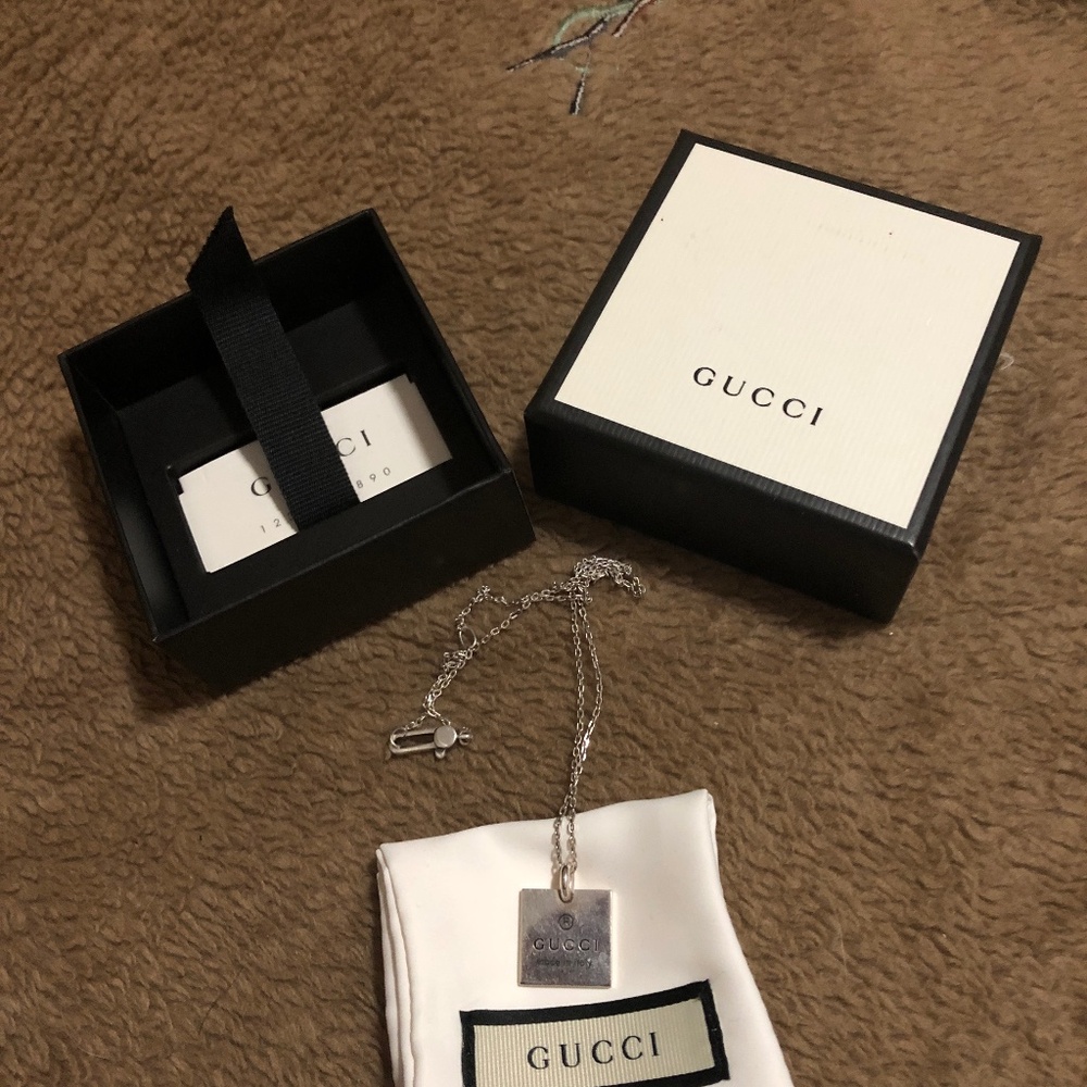 TODAY ONLY:GUCCI Sterling Silver Necklace - complete inclusion (box, card,pouch)